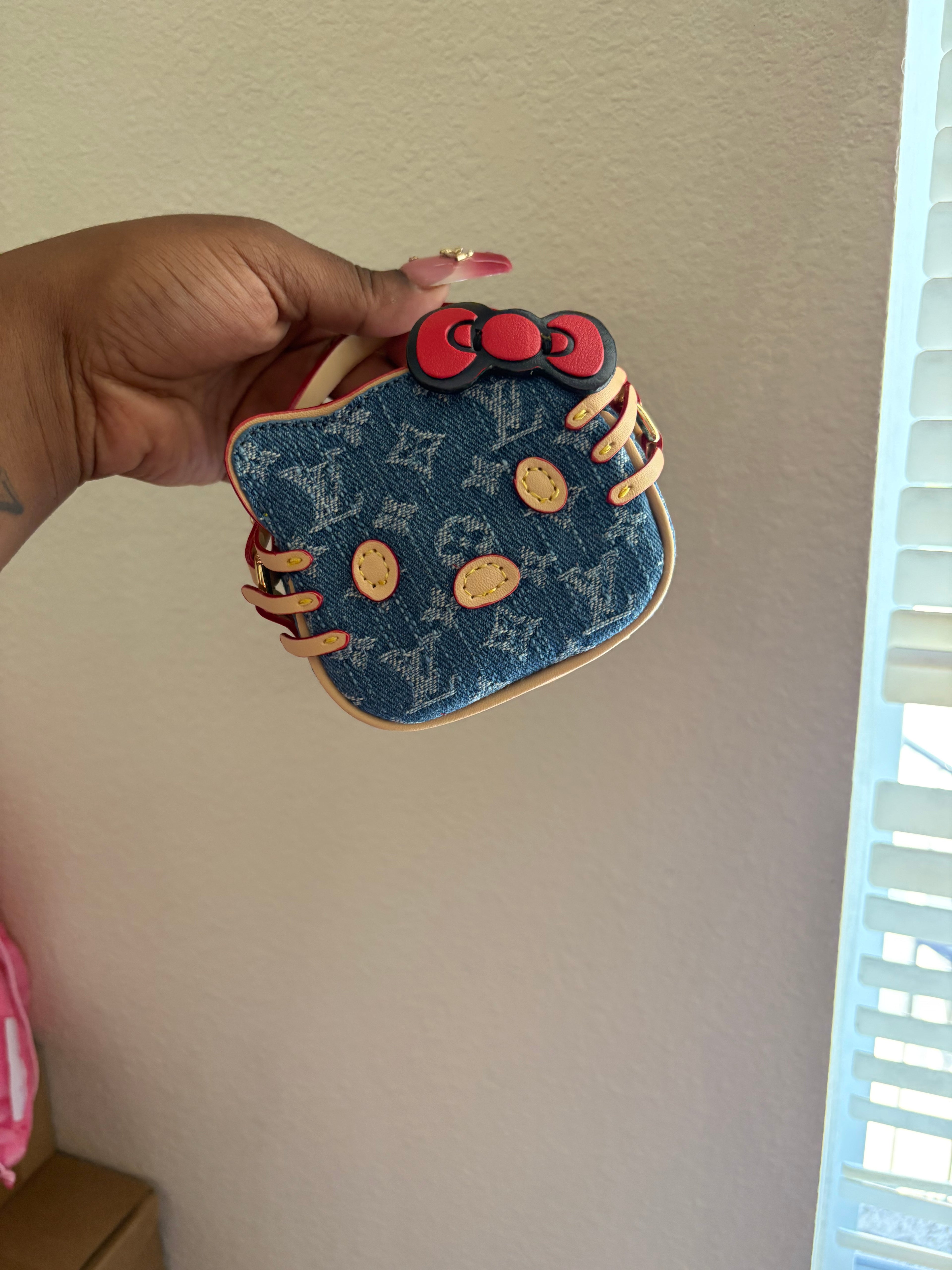 (Preorder) HK LV Mini